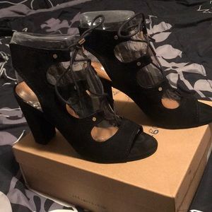 lace up open toe heel